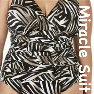 NWT 1pc Miraclesuit Nora Safari Stripes  Size 20W